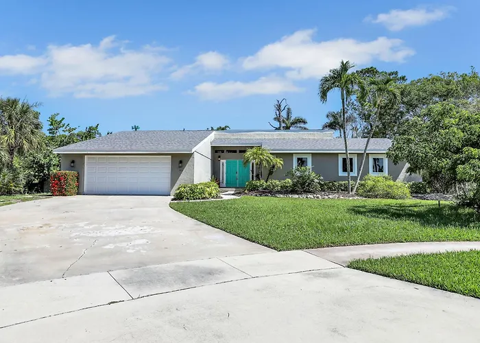 5 Beds 3 Bdr 2 Bath Heated Pool, Grill, Patio