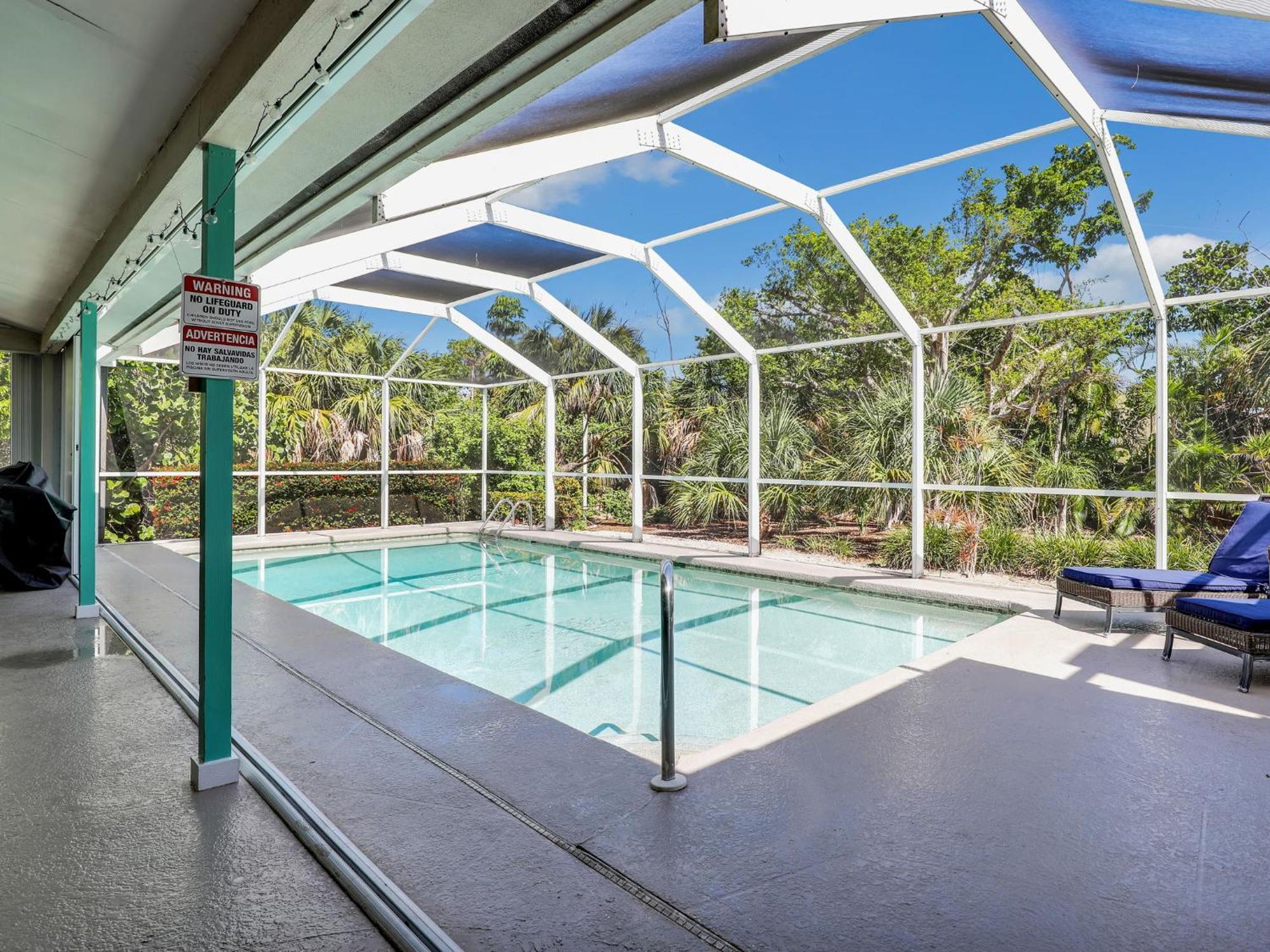 5 Beds 3 Bdr 2 Bath Heated Pool, Grill, Patio Marco Island