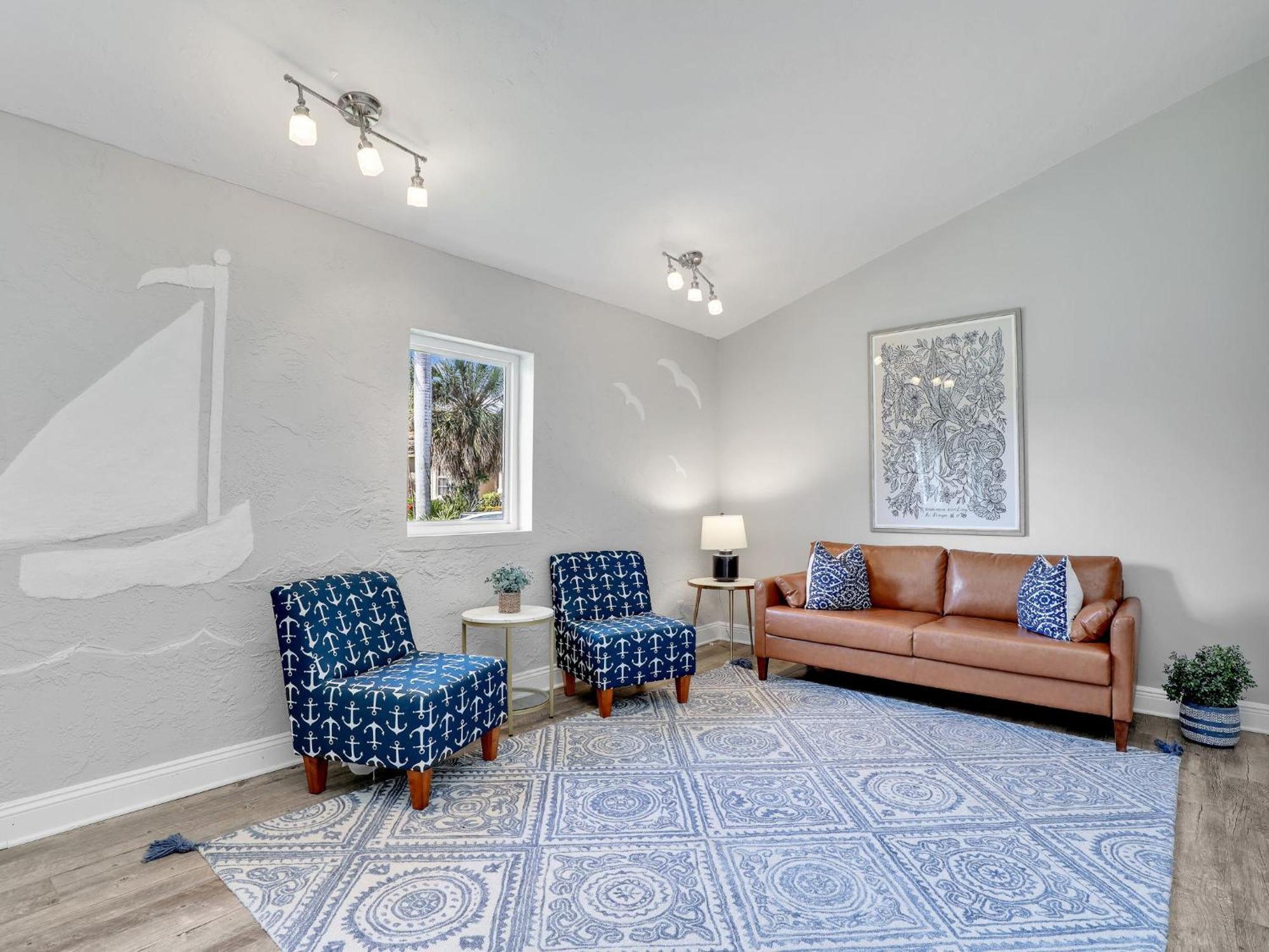 5 Beds 3 Bdr 2 Bath Heated Pool, Grill, Patio * Marco Island