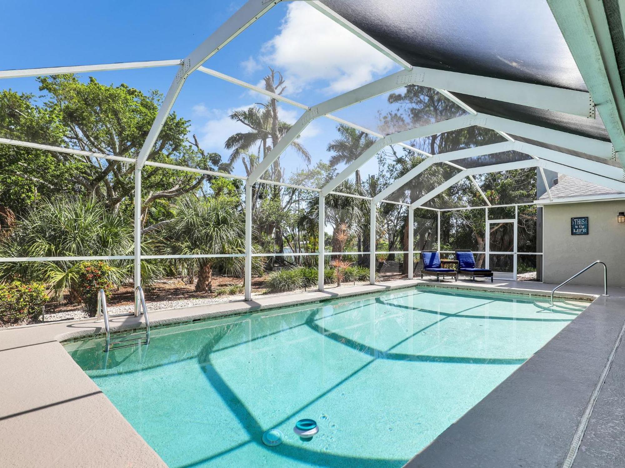 5 Beds 3 Bdr 2 Bath Heated Pool, Grill, Patio Marco Island