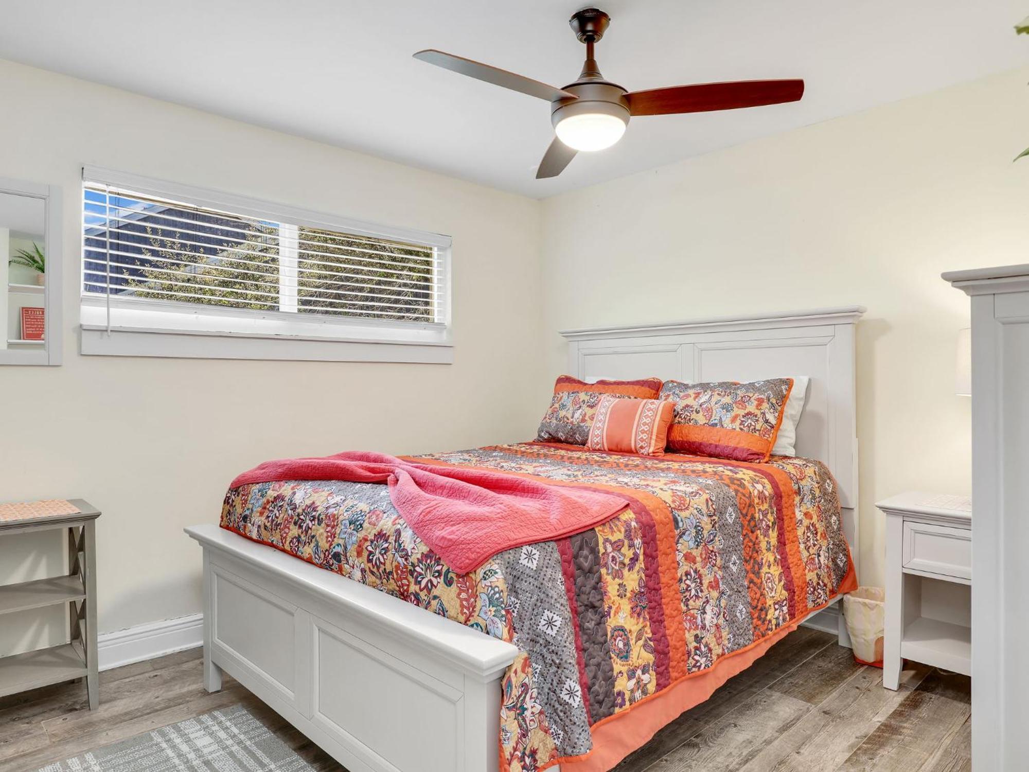 5 Beds 3 Bdr 2 Bath Heated Pool, Grill, Patio * Marco Island