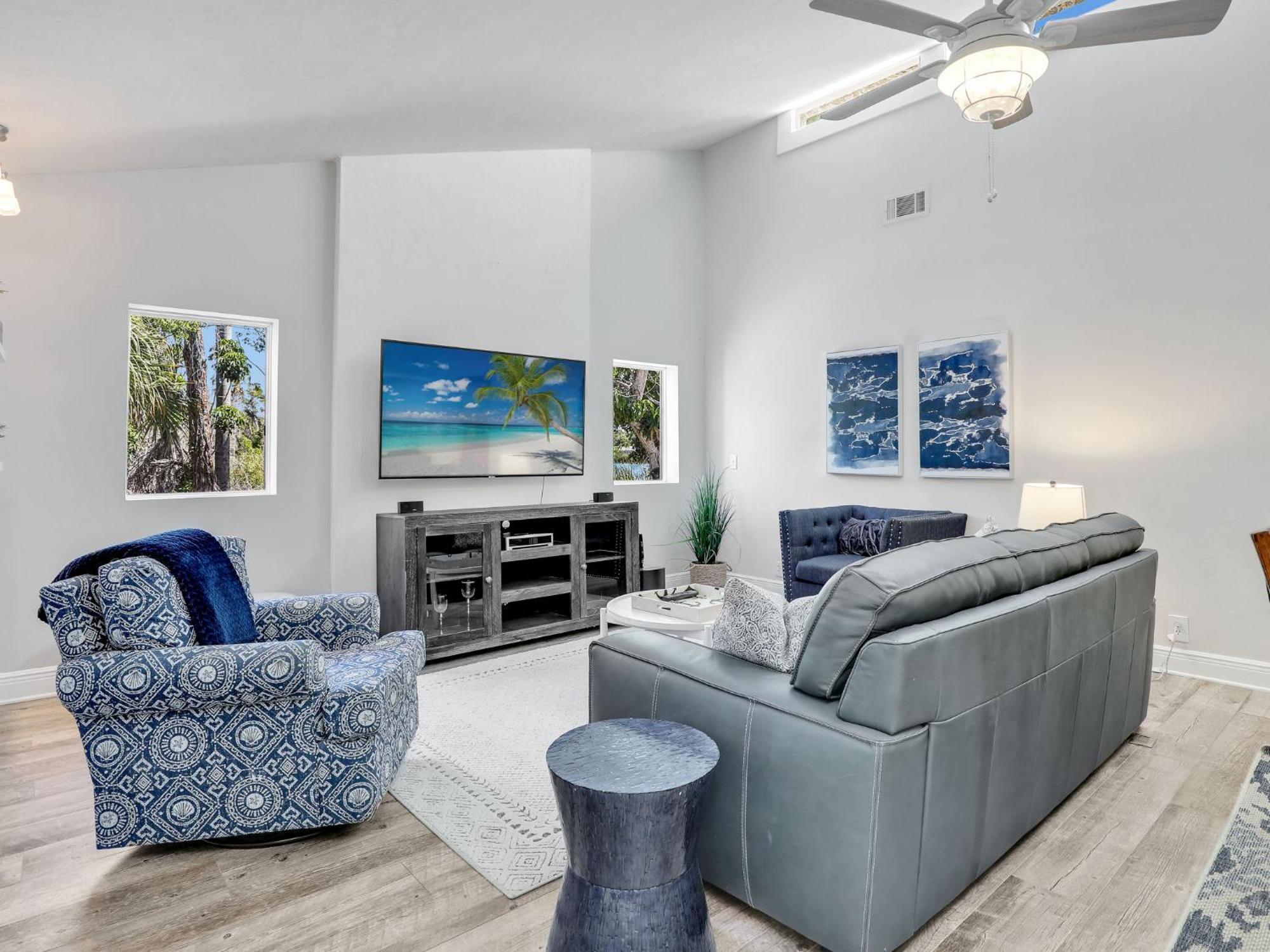 5 Beds 3 Bdr 2 Bath Heated Pool, Grill, Patio *